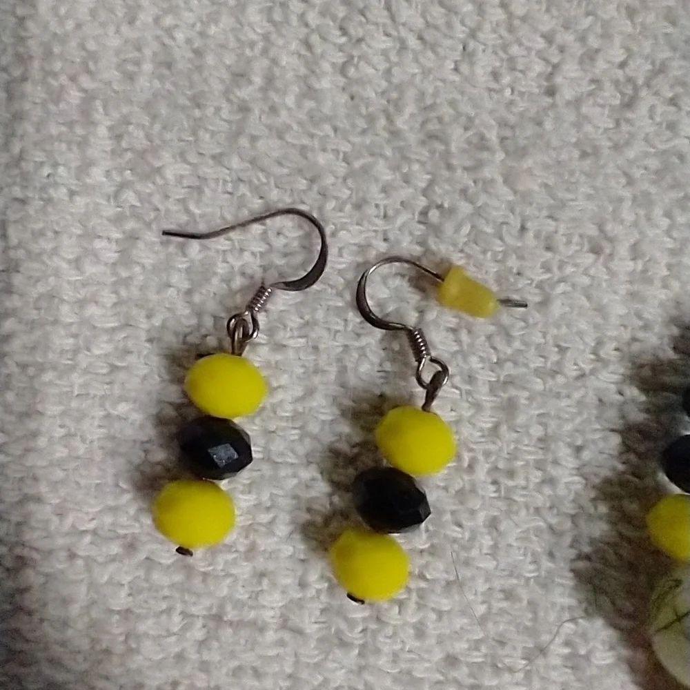 Yellow black white toggle bracelet earrings set